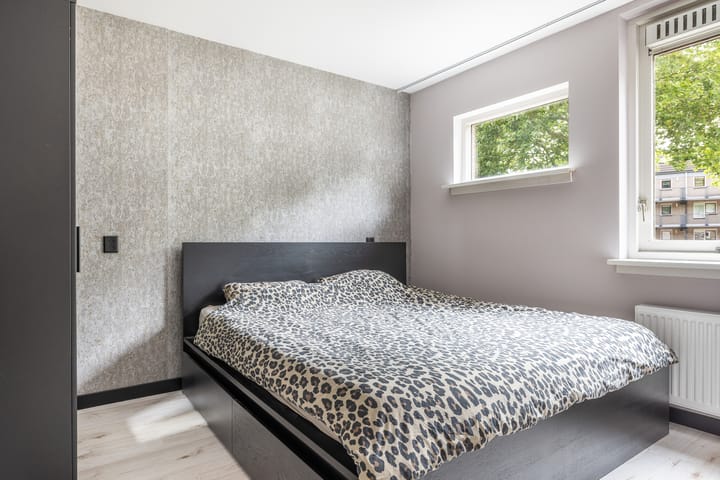 Tussenwoning te koop: Henriëtte Roland Holst-erf 4, Dordrecht