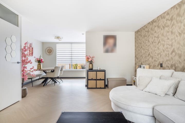 Tussenwoning te koop: Henriëtte Roland Holst-erf 4, Dordrecht