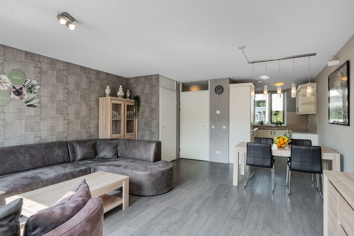 Tussenwoning te koop: Hendrik Werkmanstraat 118, Almere