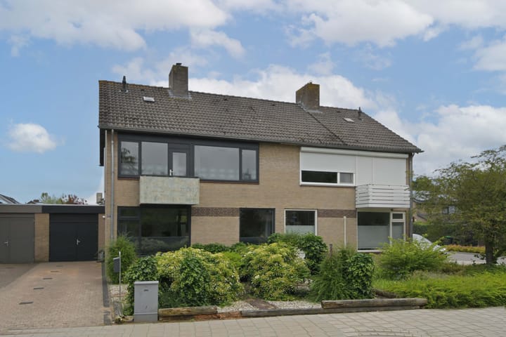 Tussenwoning te koop: Orgellaan 17, Uden
