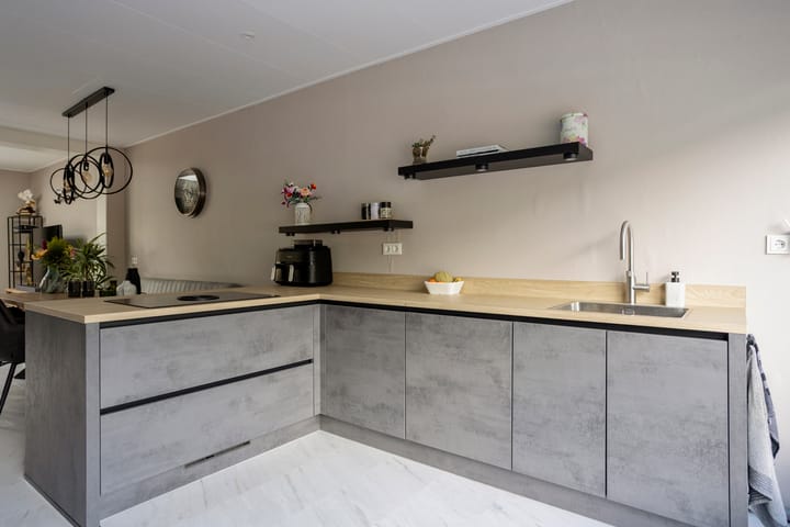 Tussenwoning te koop: Spoorlaan 68, Etten-Leur