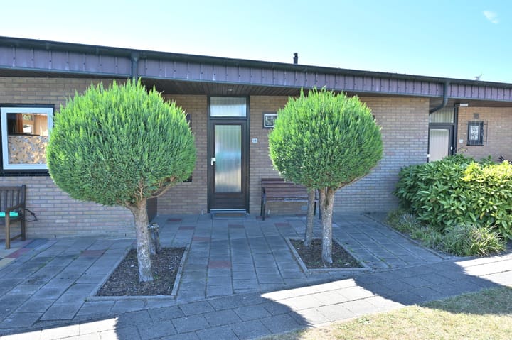 Tussenwoning te koop: Houtenburgseweg 18, Zoutelande
