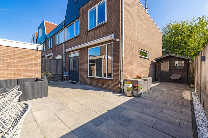 Foto 4 van Van den Berghlaan 341