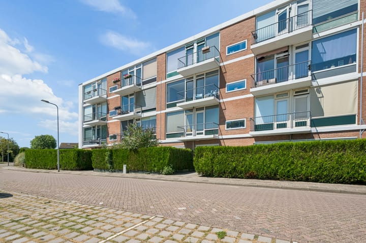 Photo 4 of Oranjestraat 74