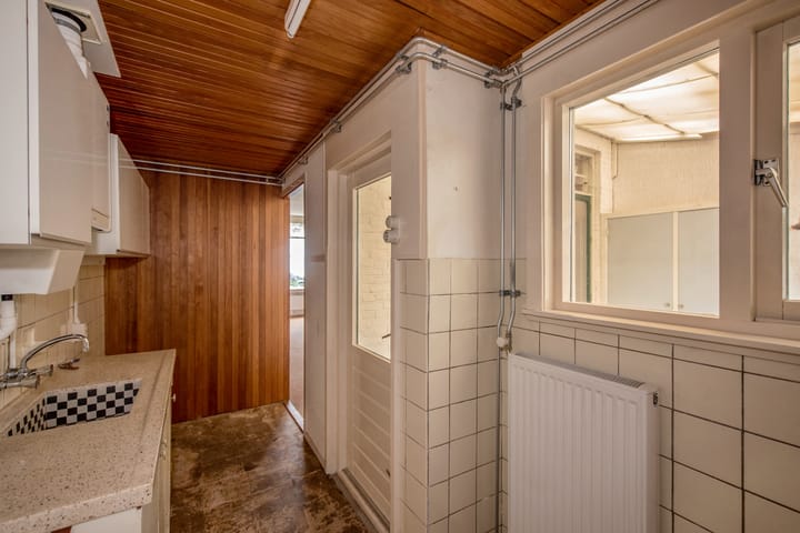 Tussenwoning te koop: Sint Willibrordusstraat 6, Leidschendam
