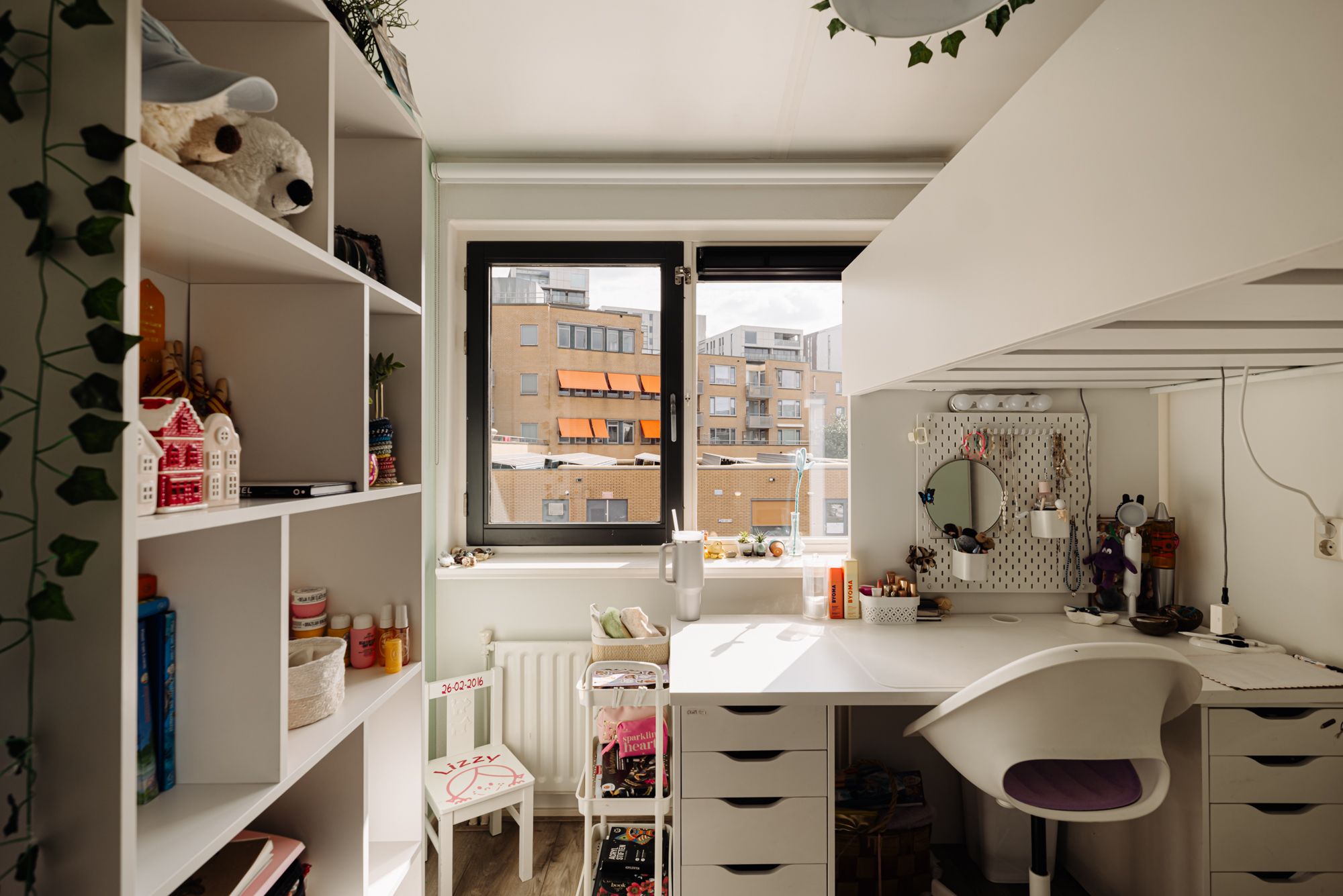 Photo 18 of Mgr. Van de Weteringstraat 5-C