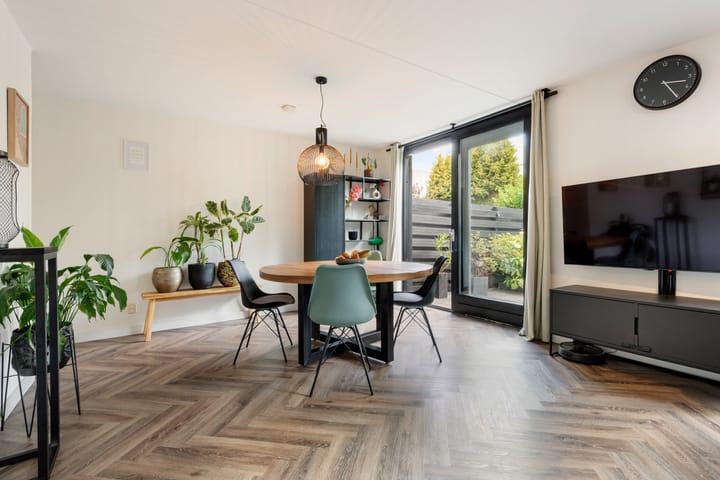 Hoekwoning te koop: Hagedisstraat 19, Almere