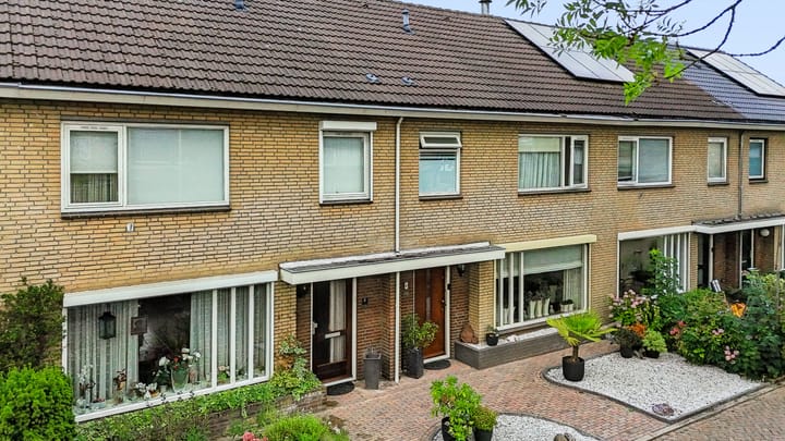 Tussenwoning te koop: Essenpas 6, Zevenaar