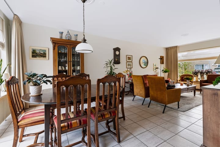 Tussenwoning te koop: Essenpas 6, Zevenaar
