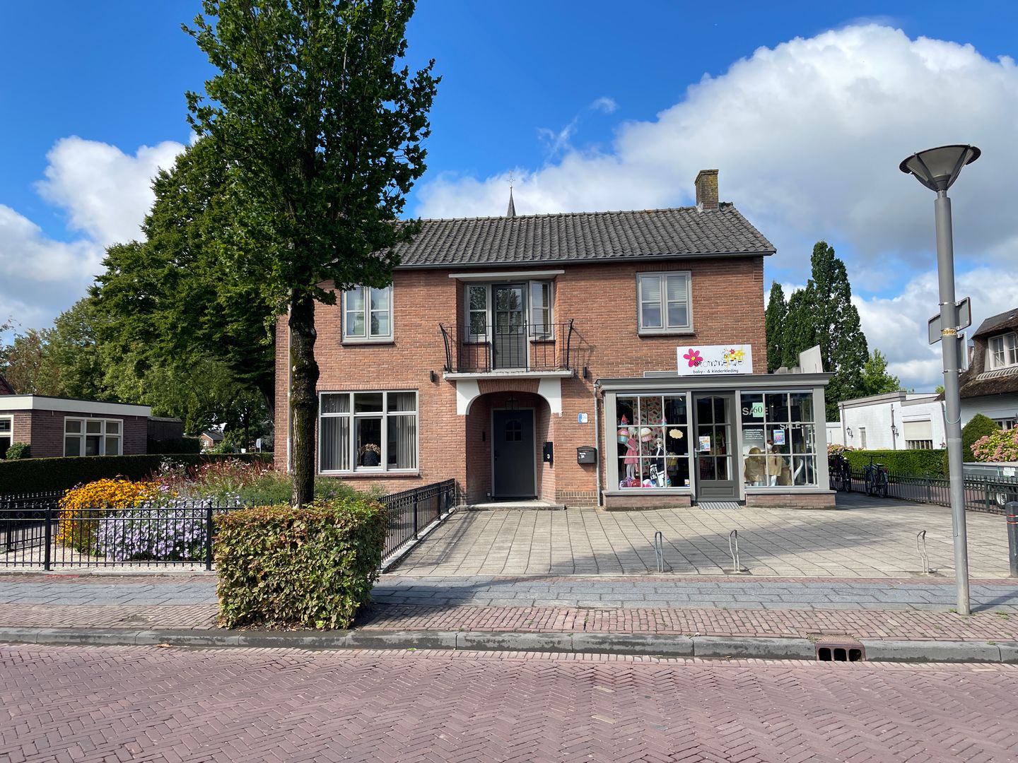 View photo 2 of Dorpsstraat 3-a