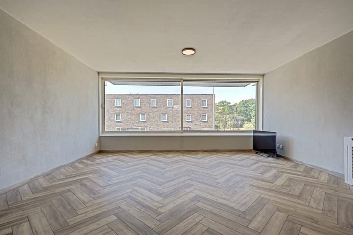 Tussenwoning te koop: Digna Johannaweg 29, Hoogvliet Rotterdam
