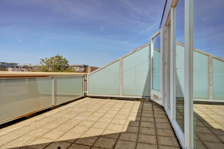 Tussenwoning te koop: Digna Johannaweg 29, Hoogvliet Rotterdam