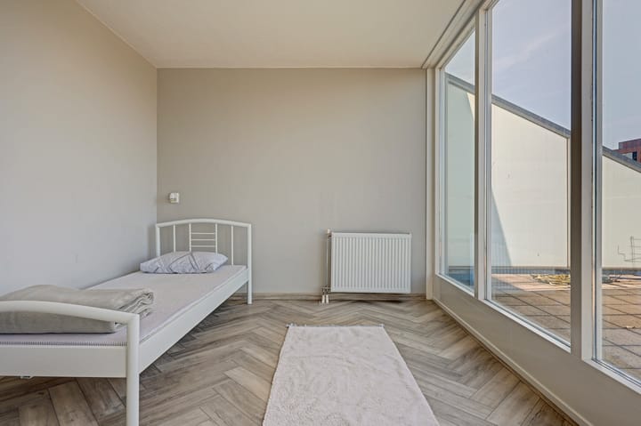 Tussenwoning te koop: Digna Johannaweg 29, Hoogvliet Rotterdam