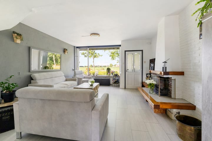 Hoekwoning te koop: J.A.Fijnvandraatlaan 133, Weesp