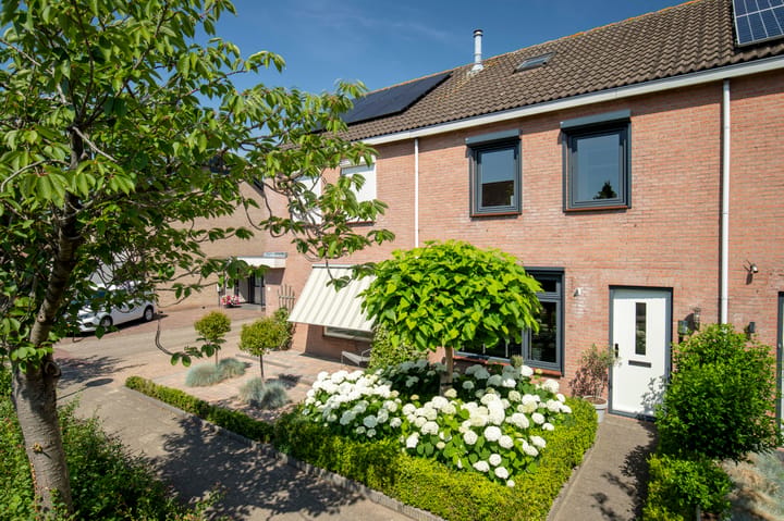 Tussenwoning te koop: Lijster 19, Genemuiden