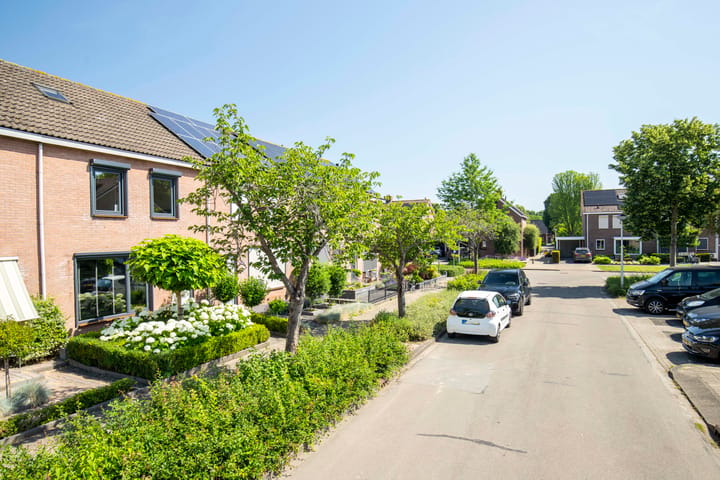Tussenwoning te koop: Lijster 19, Genemuiden