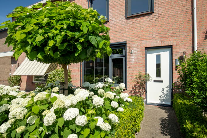 Tussenwoning te koop: Lijster 19, Genemuiden