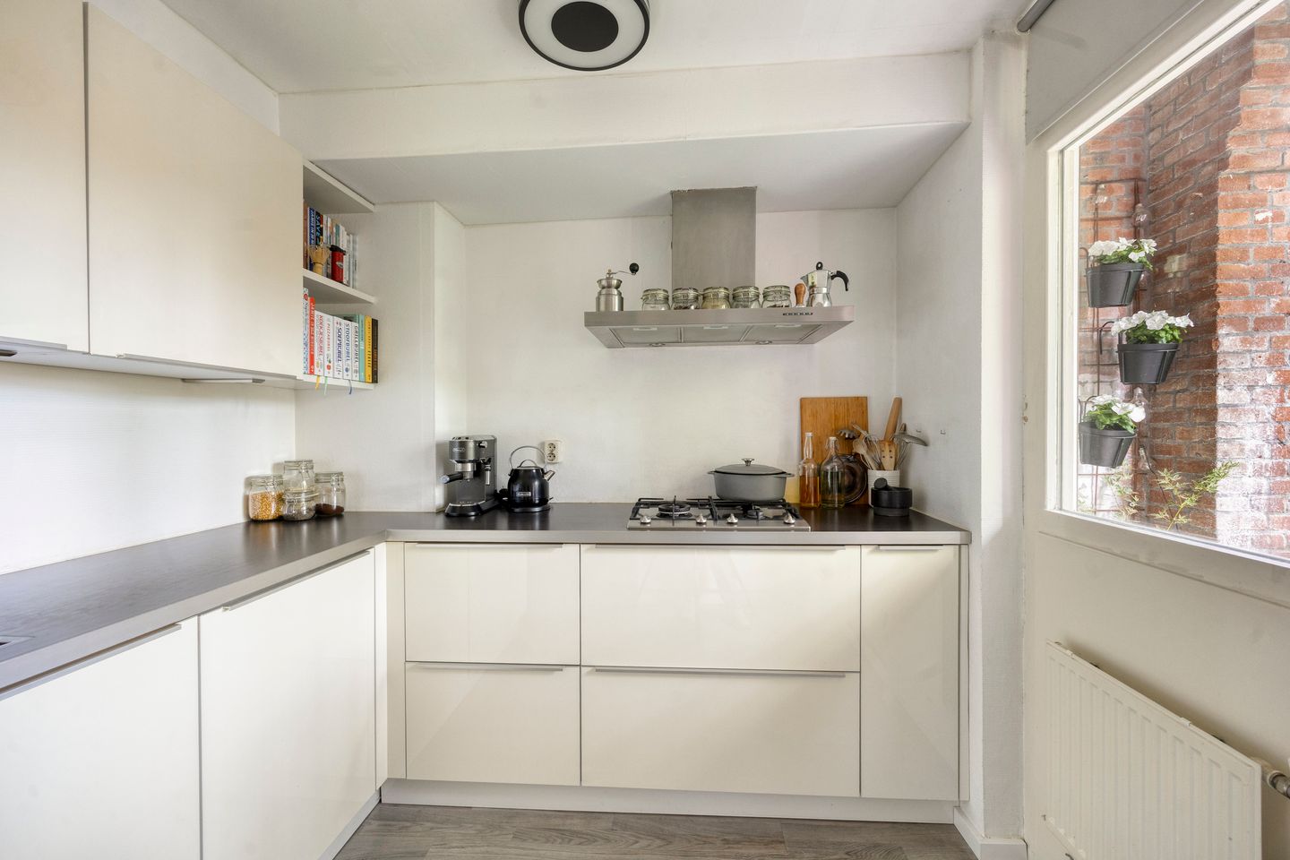 Photo 10 of Schalk Burgerstraat 48