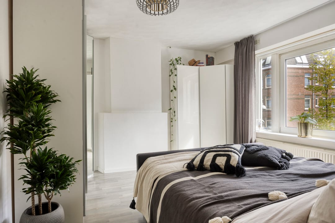 Photo 16 of Schalk Burgerstraat 48