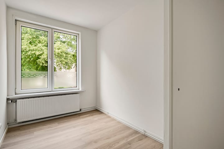 Photo 4 of Herenstraat 184
