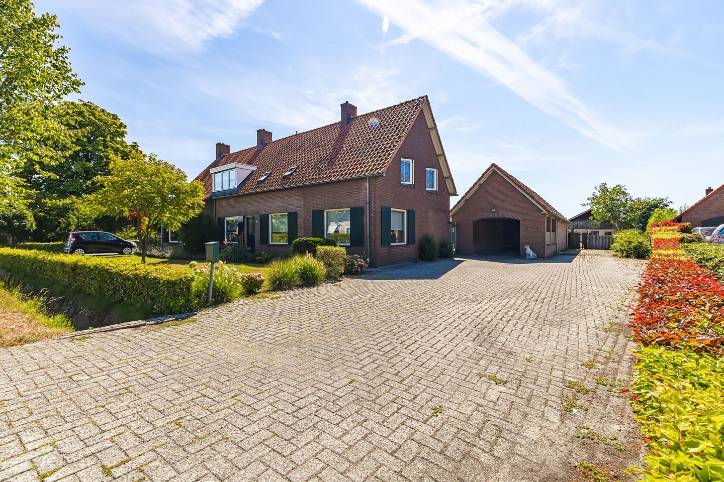 Photo 5 of Hezelaarsestraat 10