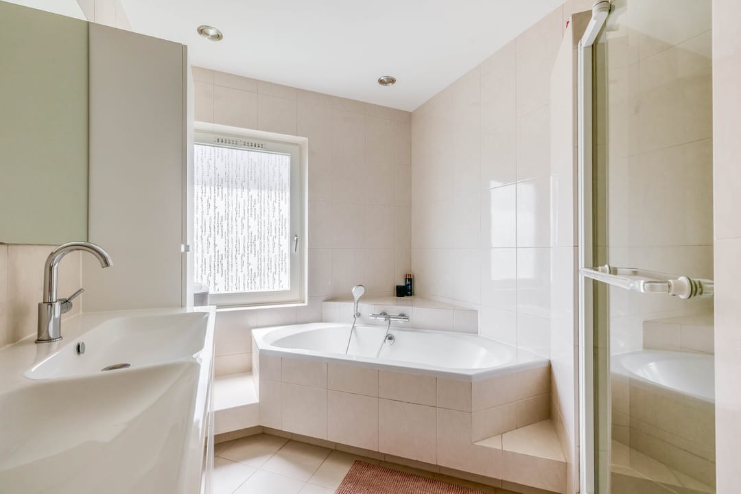 Foto 22 van Debussystraat 9