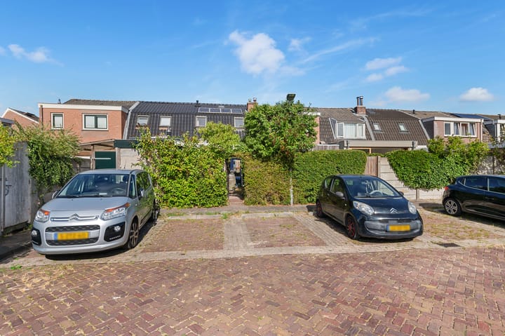 Photo 4 of Casteleynstraat 17