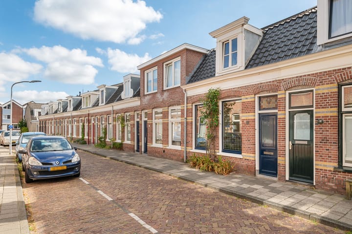 Tussenwoning te koop: Casteleynstraat 17, Haarlem