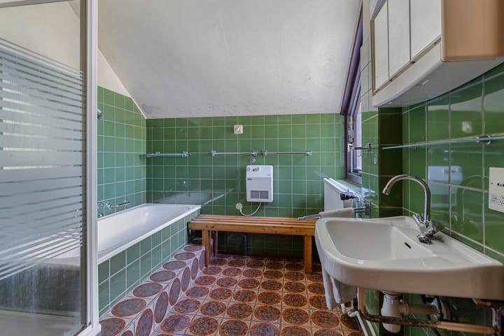 Tussenwoning te koop: Laan van Westmolen 25, Mijnsheerenland