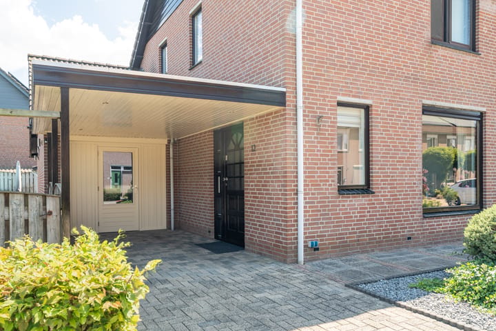 Twee-onder-één-kap te koop: Valkstraat 12, Hank
