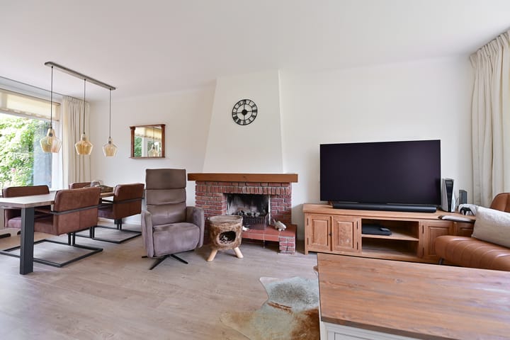 Tussenwoning te koop: C. Evertsenstraat 2, Hilversum