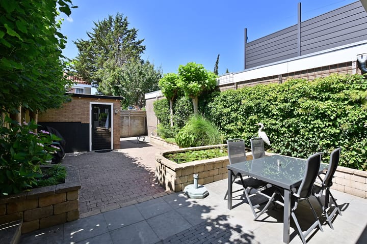 Tussenwoning te koop: C. Evertsenstraat 2, Hilversum