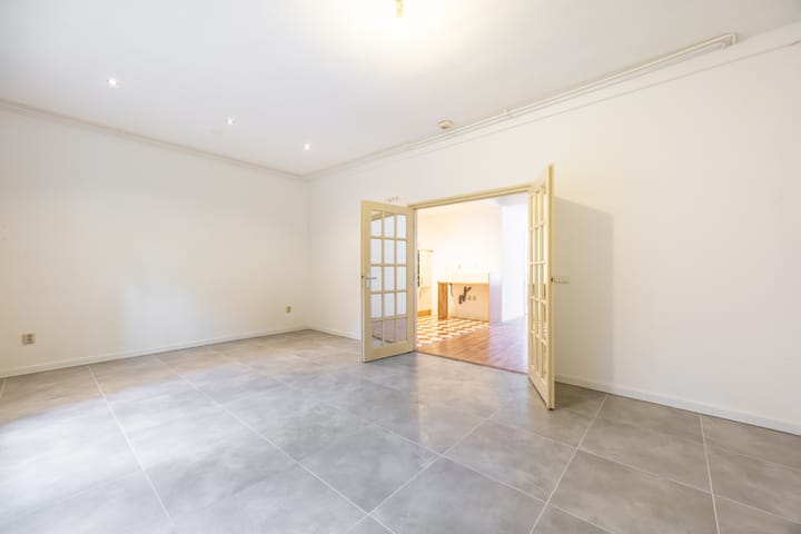 Tussenwoning te koop: Esschilderstraat 38, Haarlem