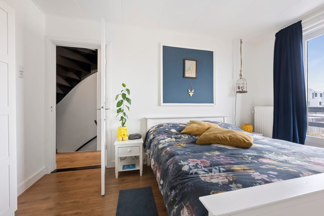 Photo 32 of Floresstraat 89
