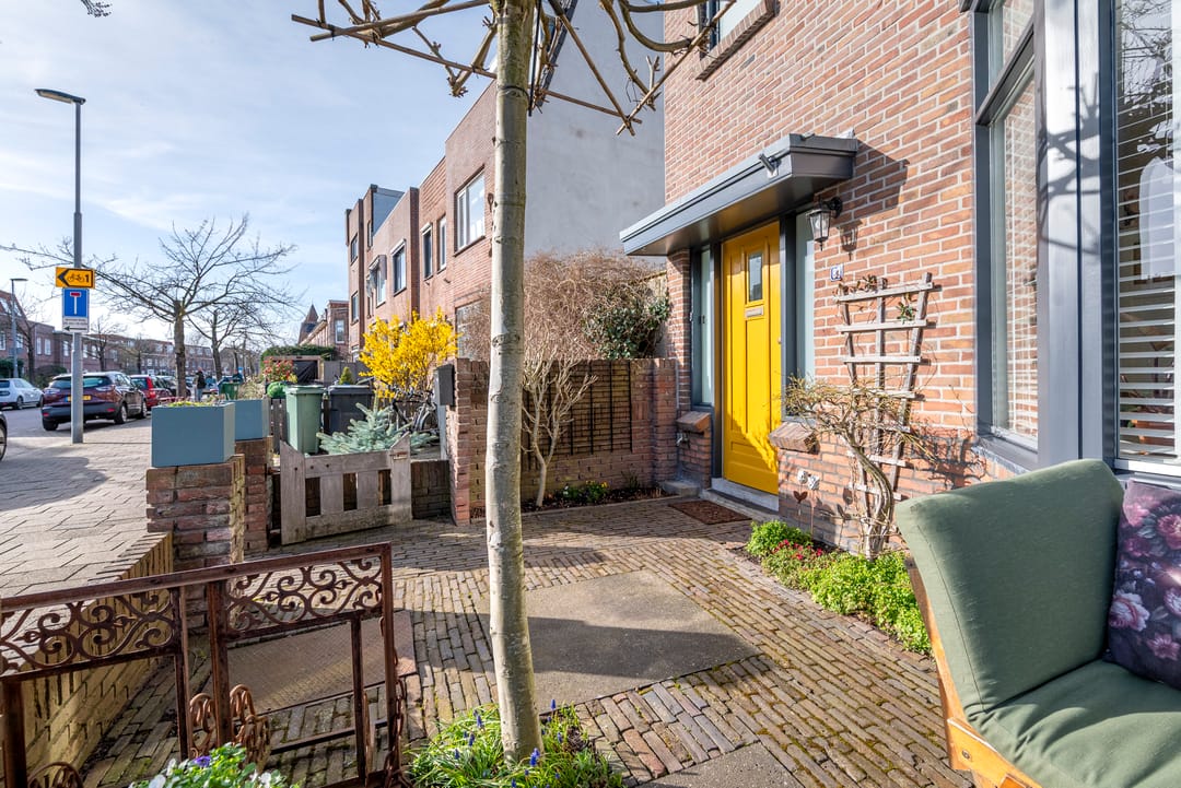 Photo 41 of Floresstraat 89