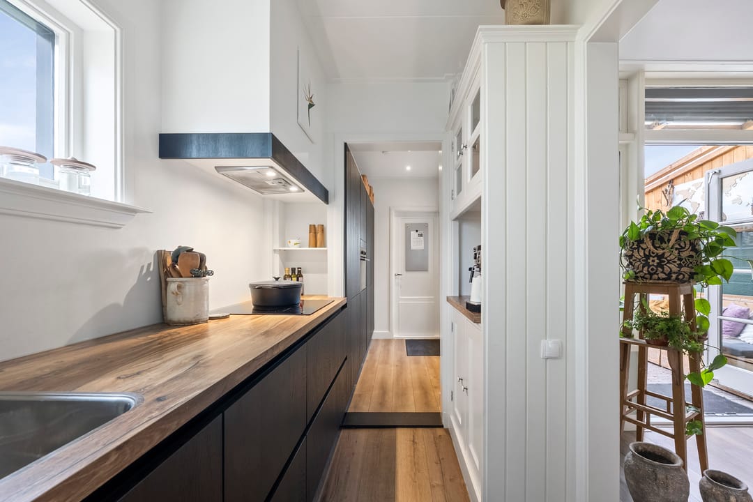Photo 22 of Floresstraat 89