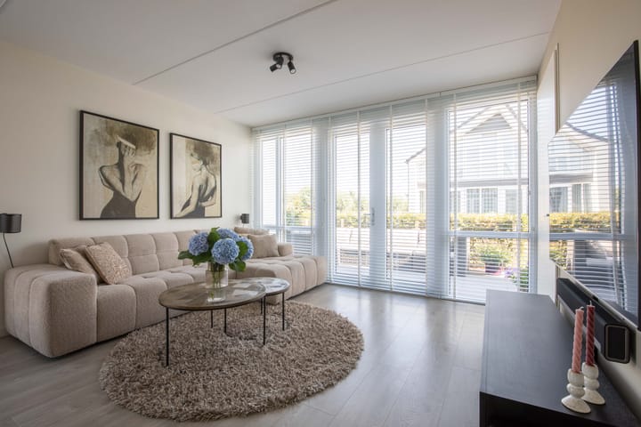 Tussenwoning te koop: Ambachtshof 40, De Kwakel
