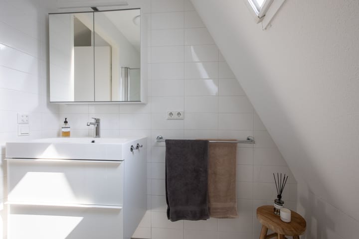 Tussenwoning te koop: Ambachtshof 40, De Kwakel