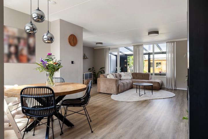 Tussenwoning te koop: Houtduif 20, Emmen