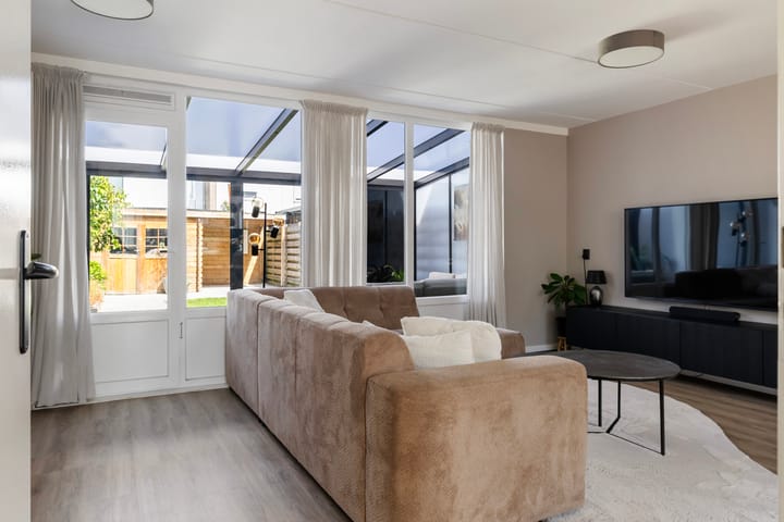 Tussenwoning te koop: Houtduif 20, Emmen