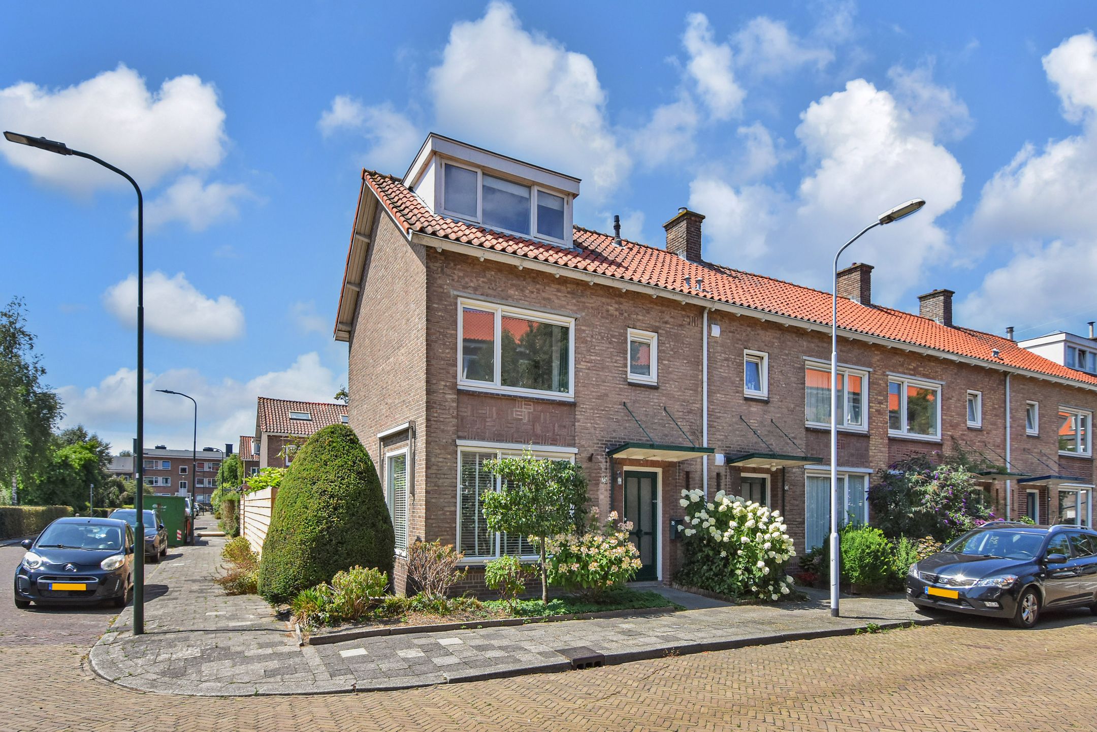 Photo 36 of De Genestetstraat 25