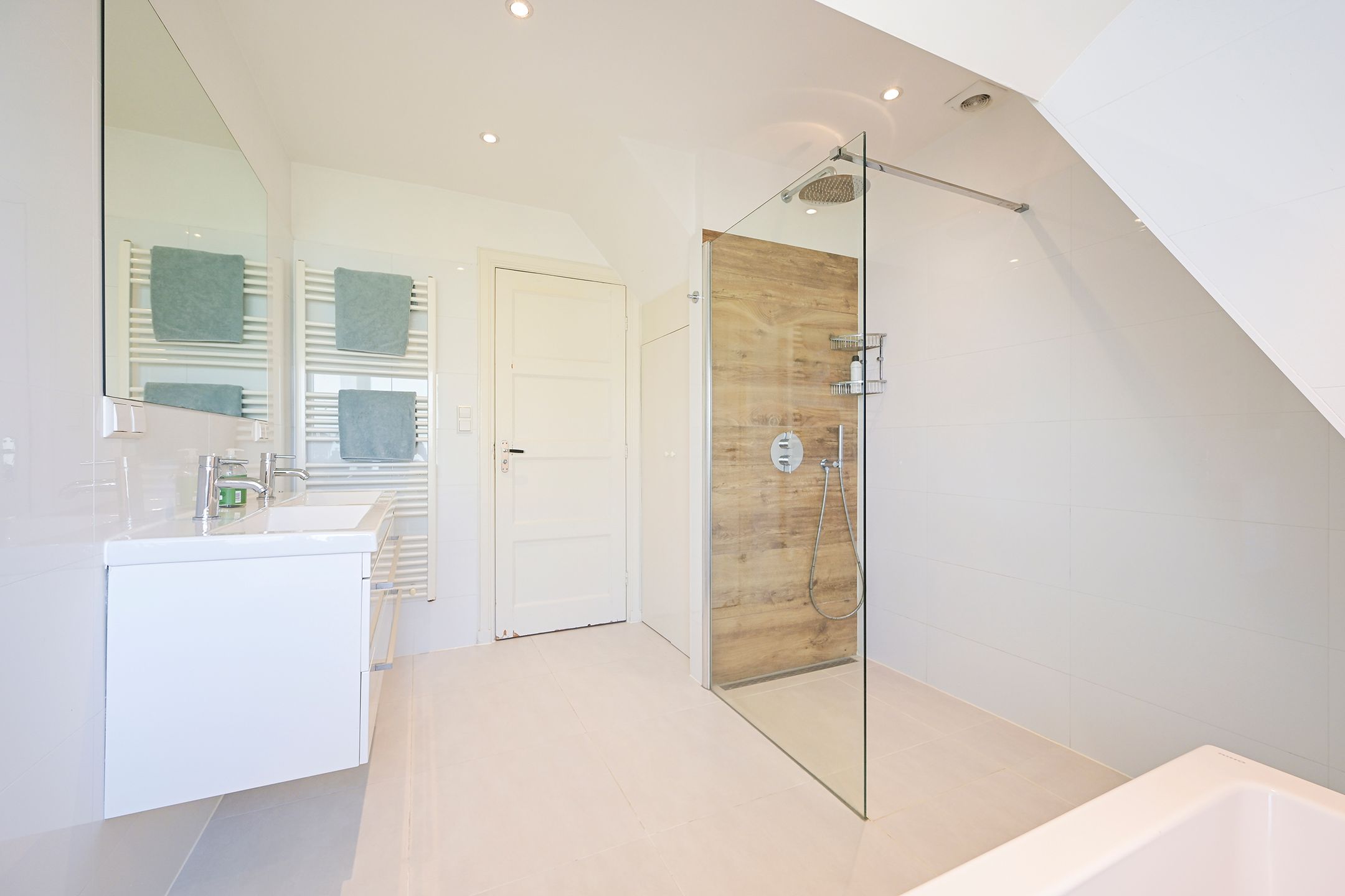 Photo 42 of Van Hoytemastraat 1-F
