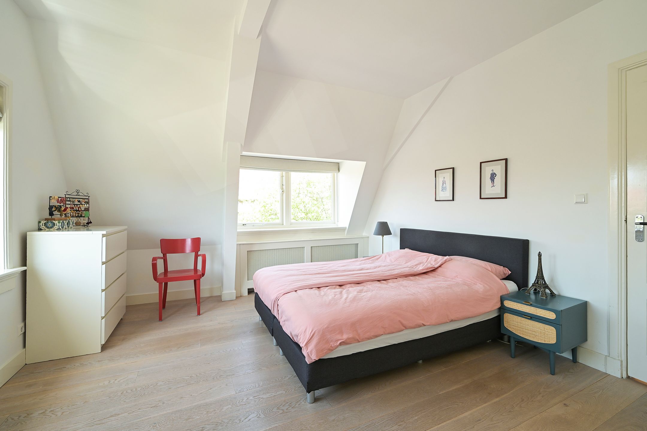 Photo 36 of Van Hoytemastraat 1-F