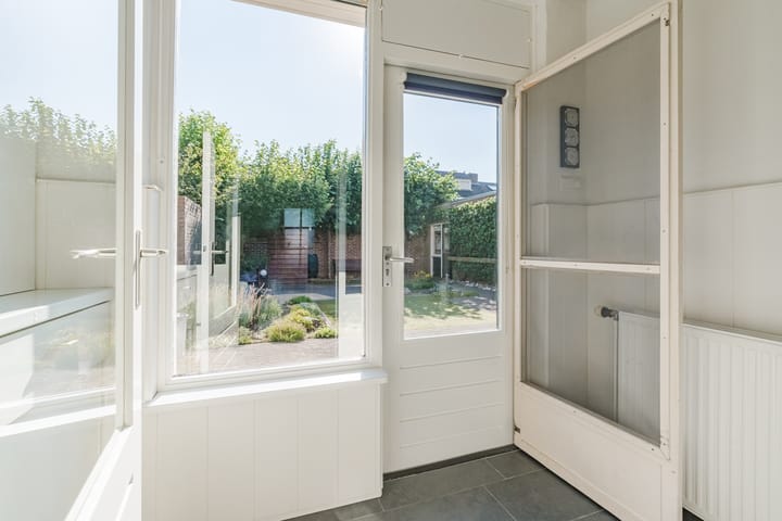 Twee-onder-één-kap te koop: Min. Aalbersestraat 34, Valkenswaard