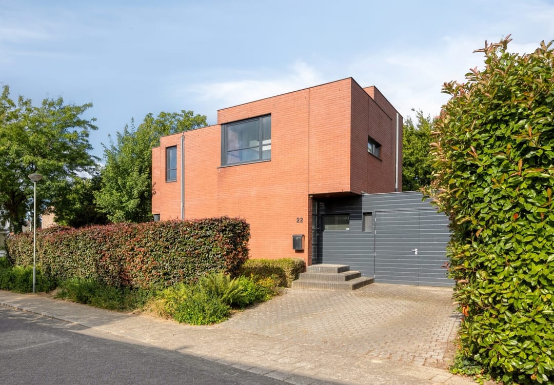 Foto 1 van Aan het beeldje 22