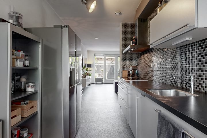 Tussenwoning te koop: Binnenhoek 24, Tiel
