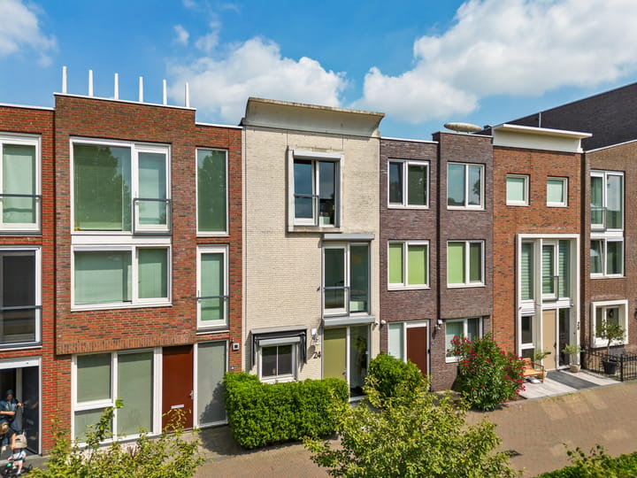 Tussenwoning te koop: Binnenhoek 24, Tiel