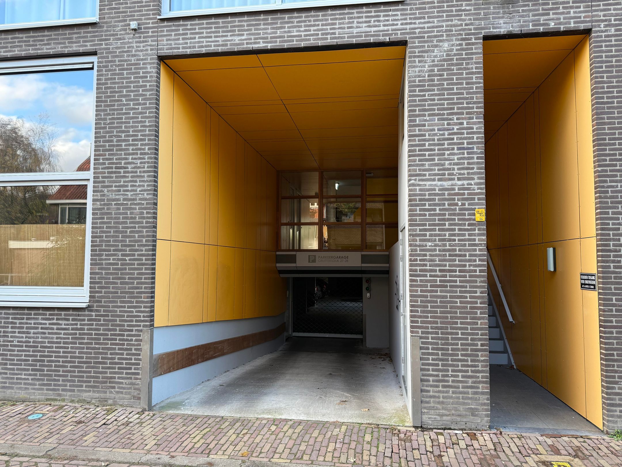 Gruttersdijk 27-  false