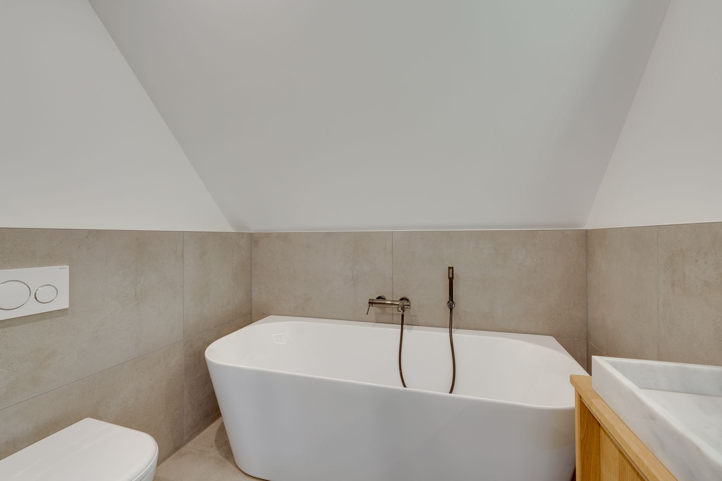 Photo 35 of Noordeinde 40-A