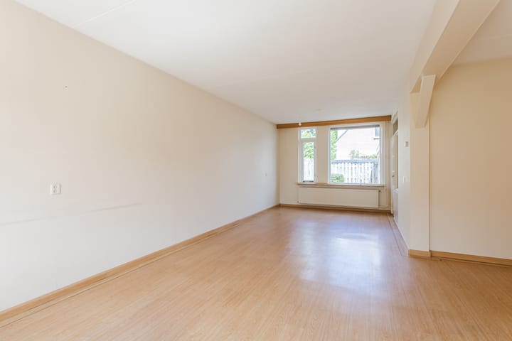 Tussenwoning te koop: Buizerdlaan 24, Nijkerk